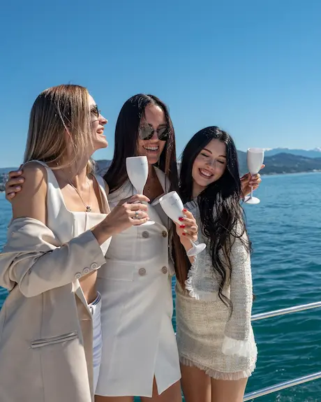 Корпоративная прогулка на яхте